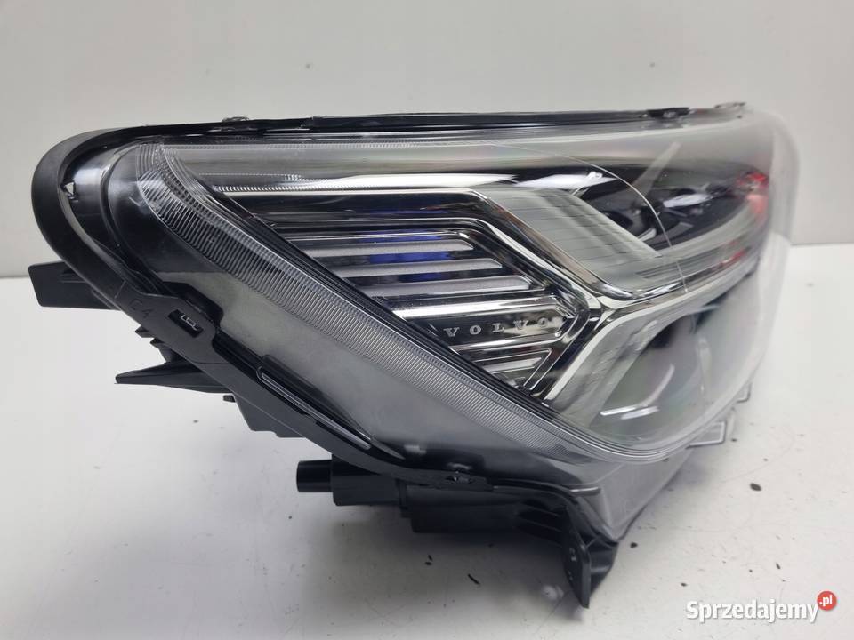 Volvo XC40 PRZEDNIA LAMPA PRAWA prawy przód FULL osobowe lubelskie Janów