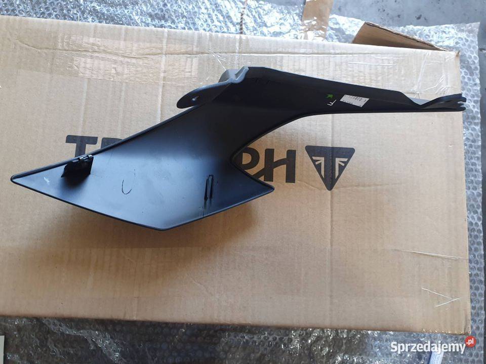 OWIEWKA TRIUMPH STREET TRIPLE 765 RS PRAWA TYŁ osobowe