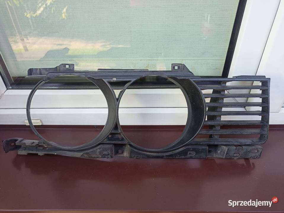 BMW E34 grill atrapa przednia prawa okular osobowe Części Sieradz sprzedam