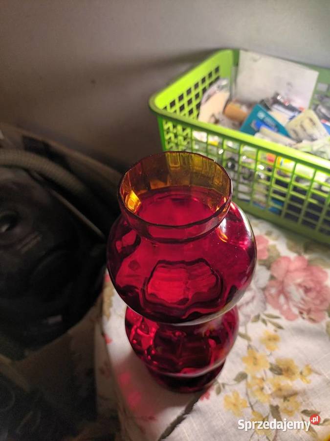 Czerwony wazon szkło sodowe Porcelana i szkło