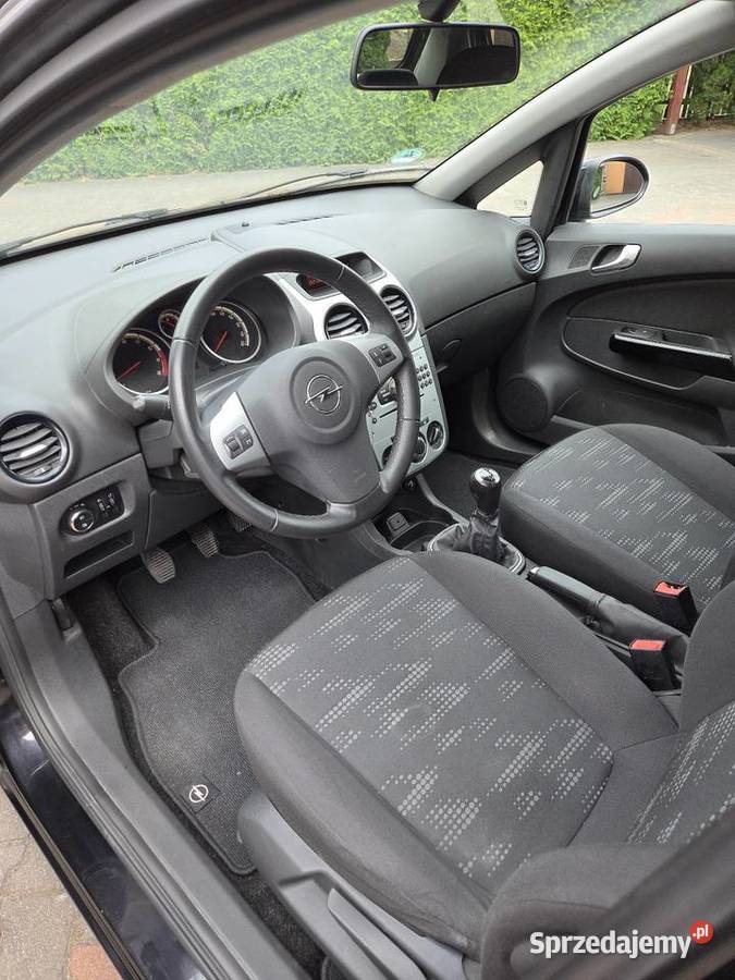 Opel Corsa 14 B 2011 SATELITE