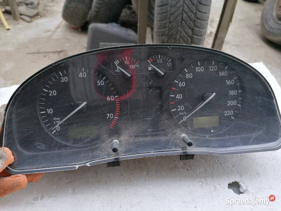 Licznik Zegar Volkswagen Passat B5 18B osobowe Pozostałe Wisznice