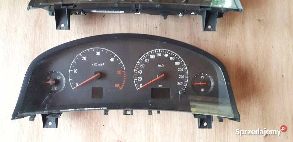 Liczniki Opel Vectra C 18 16v22 16v22DTI Tarnów sprzedam