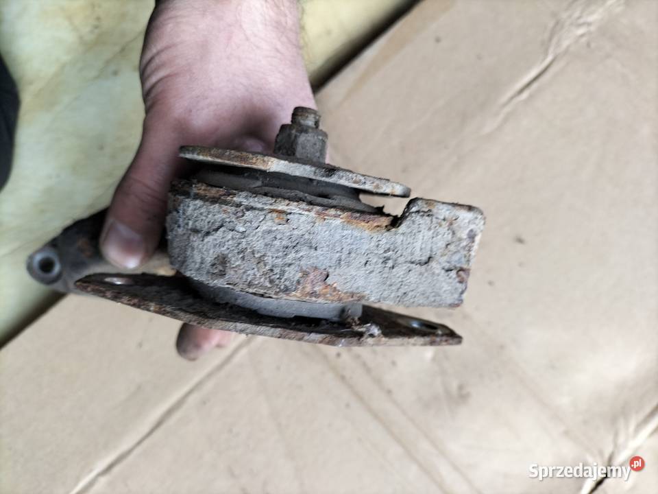 FIAT 09 900 ŁAPA PODUSZKA SILNIKA
