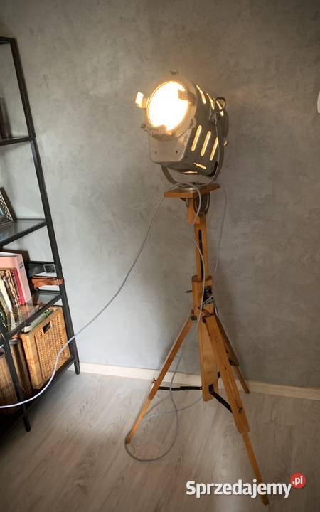 Lampa zabytek teatralno filmowy PRL lampa Poznań