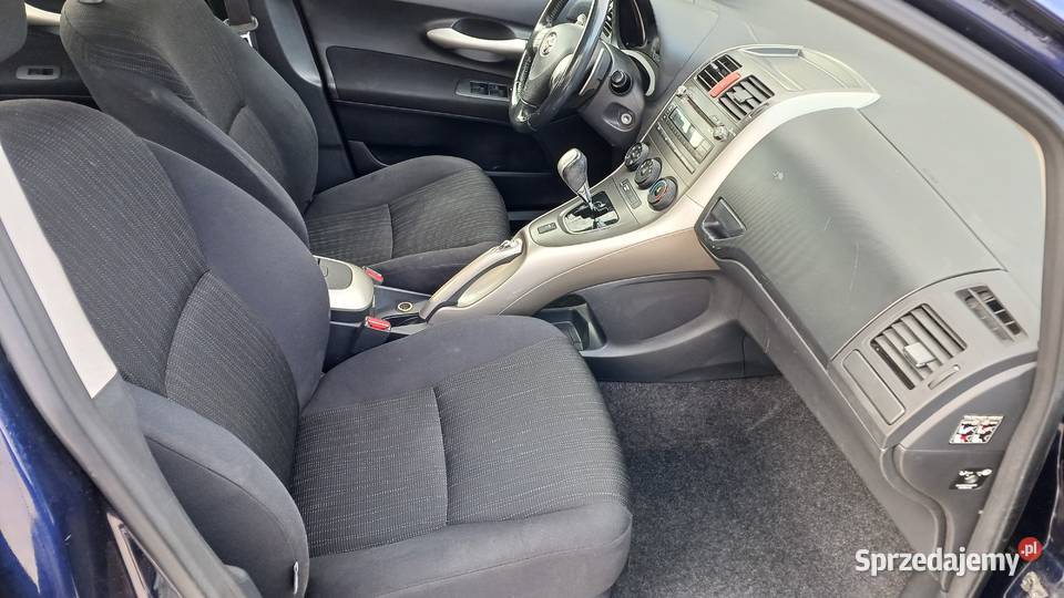 Toyota Auris automat Borowa