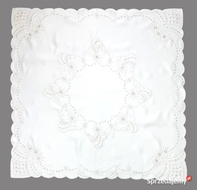 Piękny biały obrus świąteczny na stół kwadratowy biały małopolskie Chrzanów