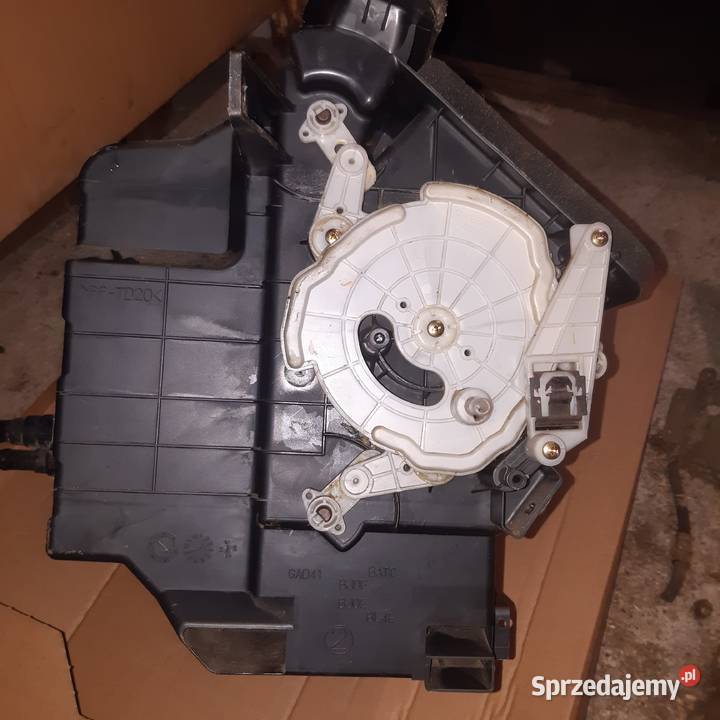 Nagrzewnica wody z obudową mazda 323 f BJ osobowe Bargłów Dworny