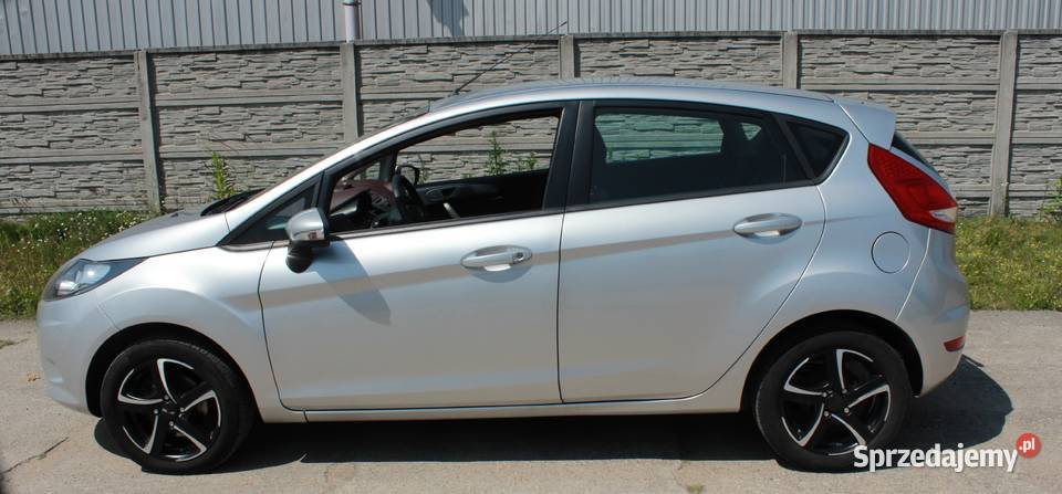 Ford Fiesta Mk7 12 benzyna 60 Ekonomiczny i Rok produkcji 2009 Żagań
