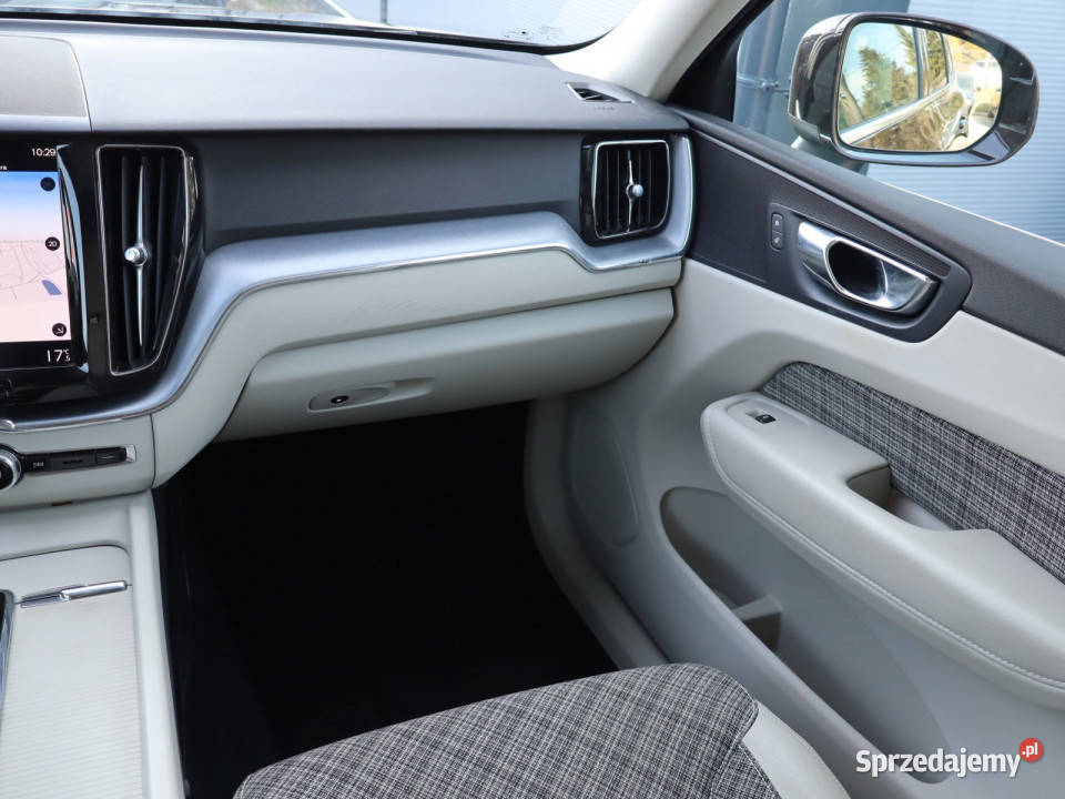 Volvo XC60 B4 AWD przyciemniane szyby XC 60 Motoryzacja Katowice