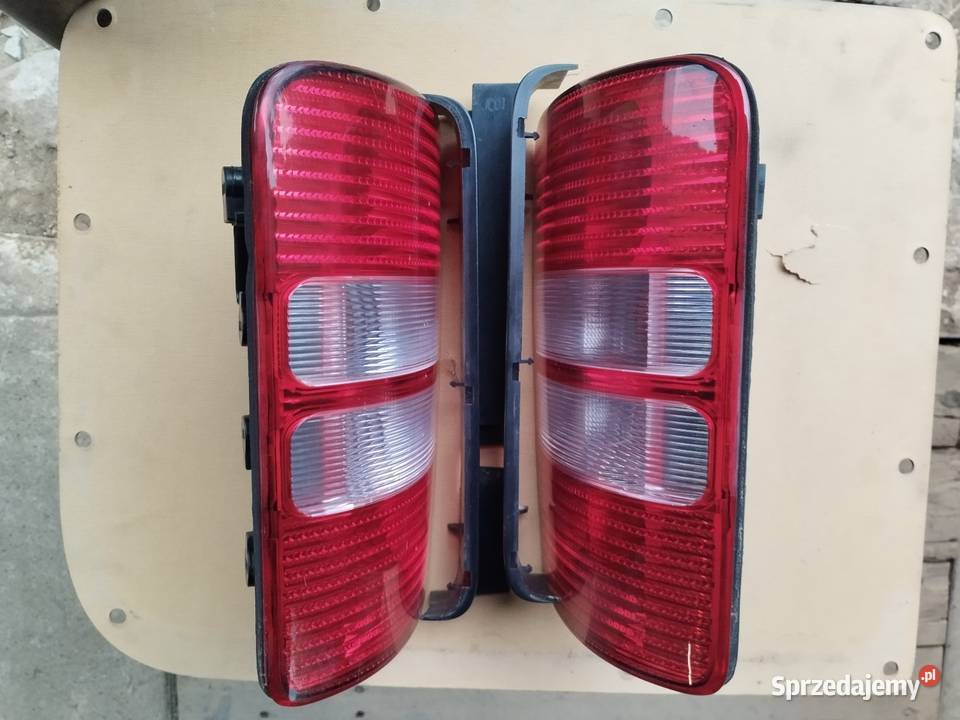 Lampy tył lewa prawa oryginalne OEM VW Caddy Rok produkcji 2012 Lampy tylne łódzkie Kamocin
