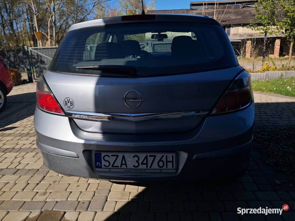 Opel Astra 2009 14 Zadbany nieuszkodzony