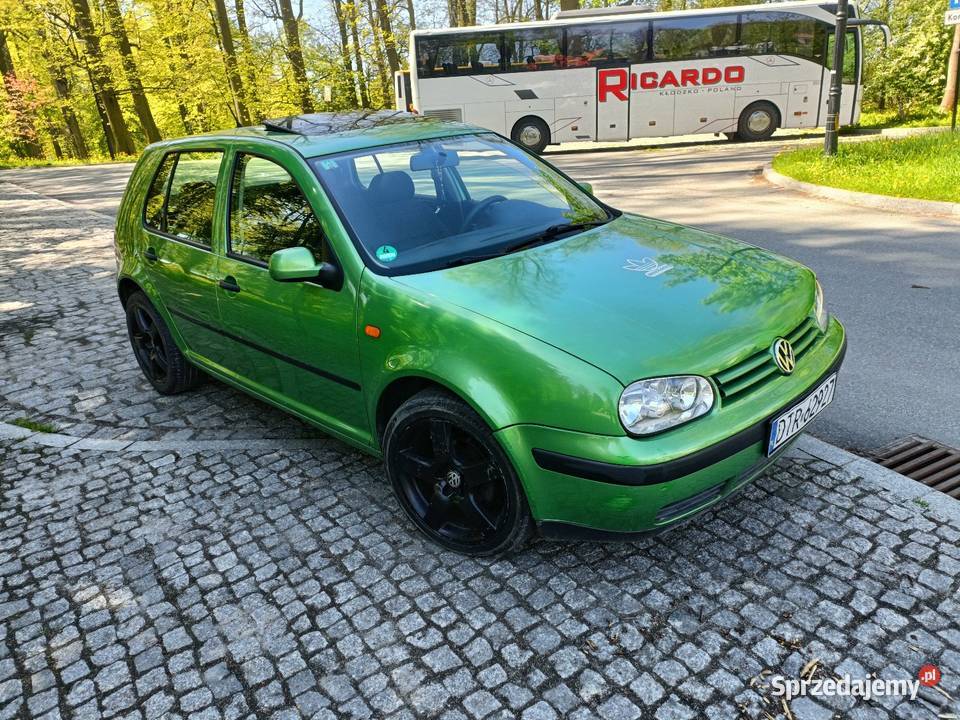 Golf 4 benzyna z klimatyzacją ładny Alus Kłodzko