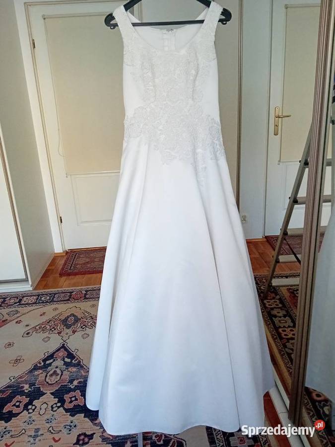 elgancka i efektowna suknia ślubna mazowieckie