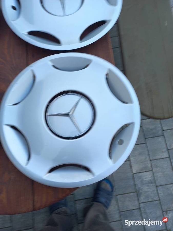 MERCEDES W124 KOŁPAKI 15C 4 SZTUKI Sawin