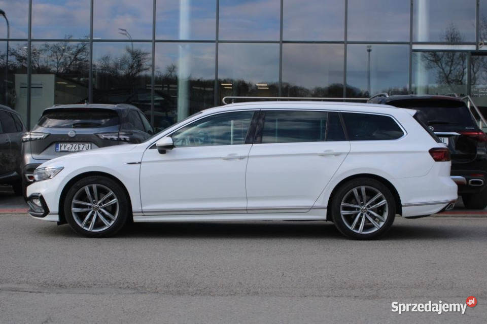 Volkswagen Passat 2021r Hak alcantara Ambienty Passat Kraków