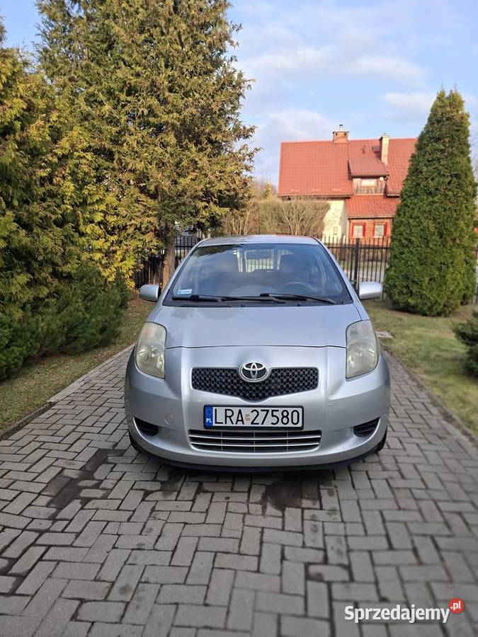 Toyota Yaris 10 benzyna 2006 do uzgodnienia benzyna sprzedam