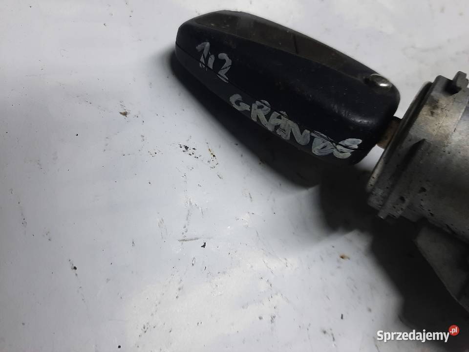 Fiat Grande Punto stacyjka z kluczykierm korek Zamki, wkładki i kluczyki Karoseria łódzkie Ksawerów