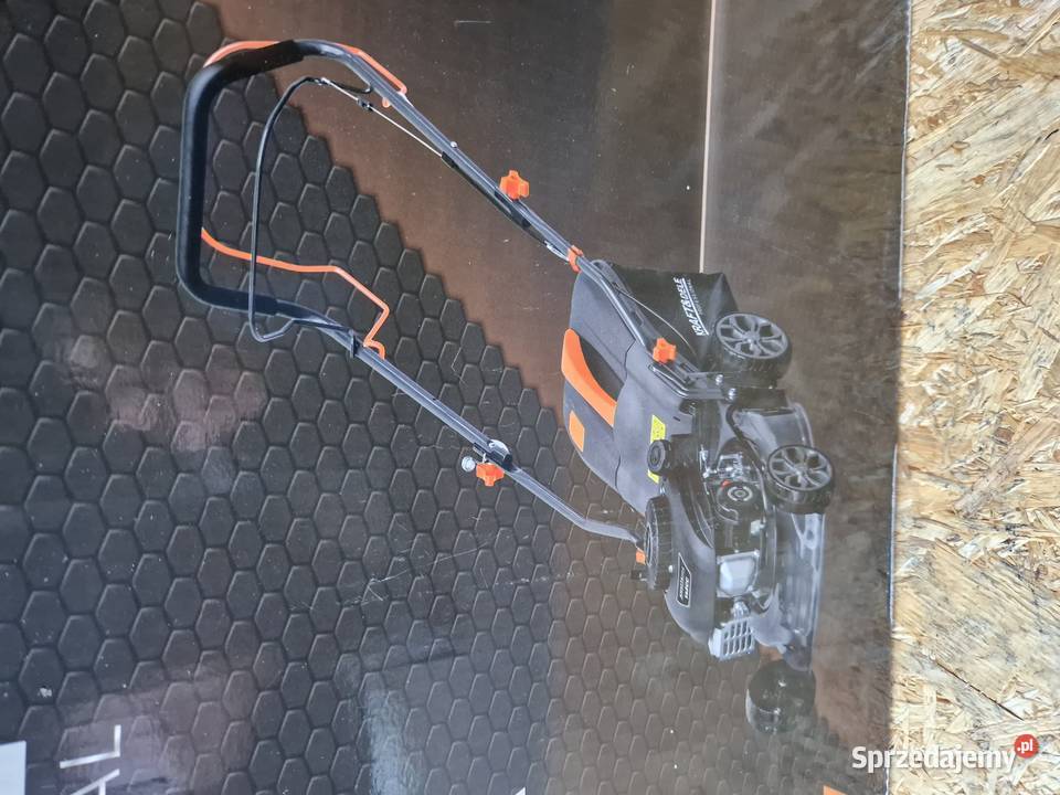 KOSIARKA SPALINOWA 8 SAMOBIEŻNA KD5084