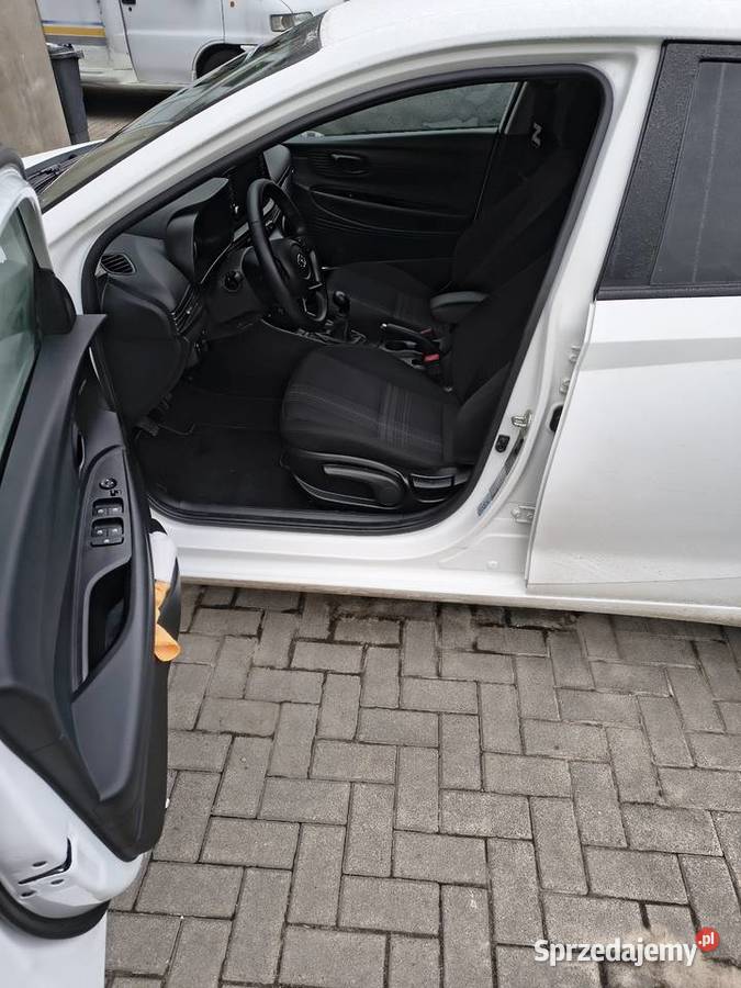 Hyundai i20 12 84 mały przebieg 2022 hak Pudliszki