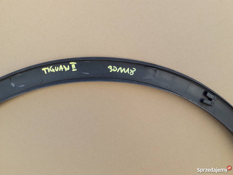 VW TIGUAN II LISTWA BŁOTNIKA PRAWY PRZÓD osobowe lubuskie Bieleń sprzedam