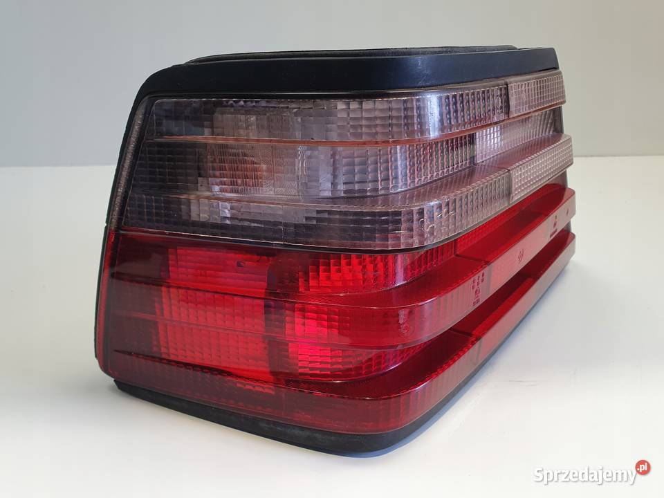 Mercedes W124 sedan 9397r TYLNA LAMPA LEWA lewy Rudka