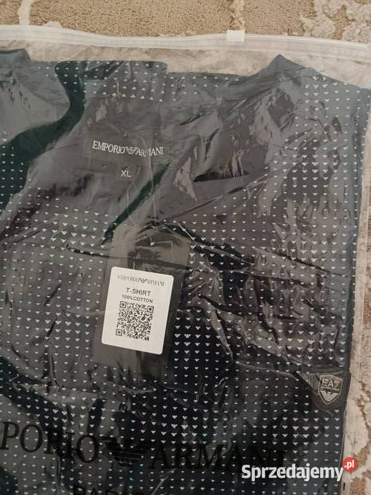 Tshirt męski Emporio Armani elegancki małe logo Odzież codzienna Białystok