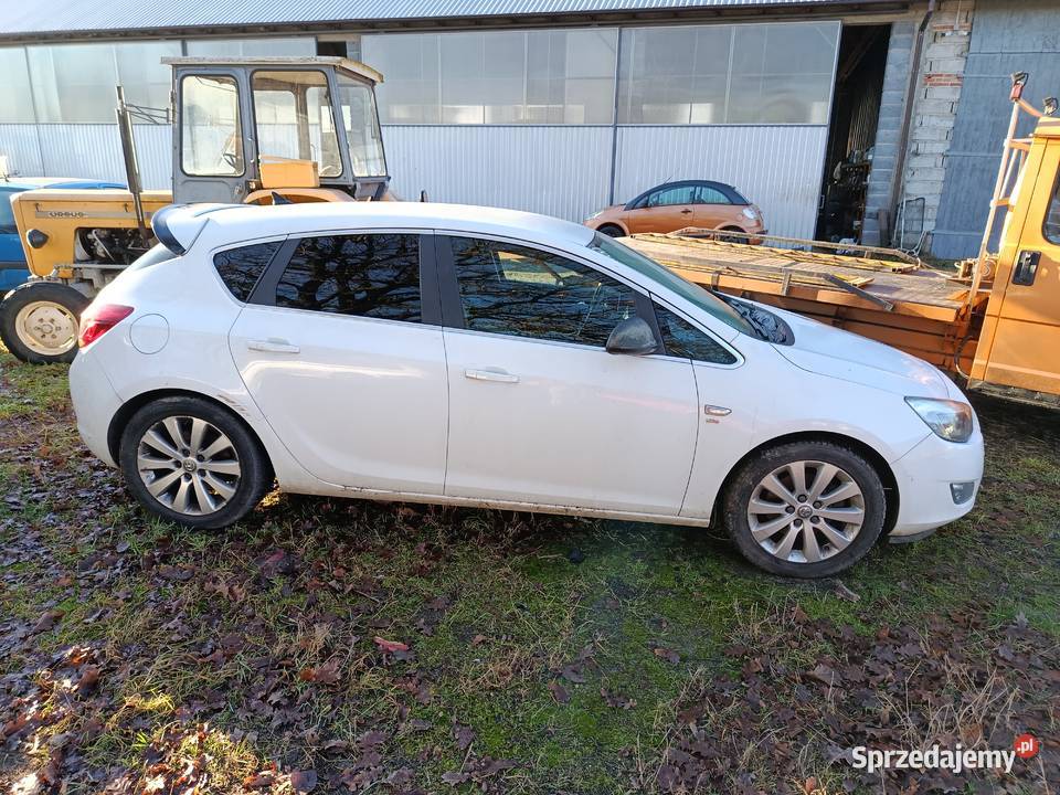 Opel Astra J 2011 r dawca części kod lakieru Z Szklarka Myślniewska