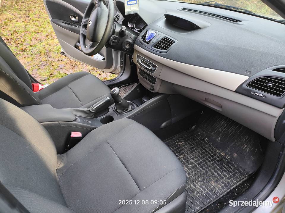 Renault Megane III 16 16v 2012r JEŻDŻĄCE OC i światła do jazdy dziennej Megane