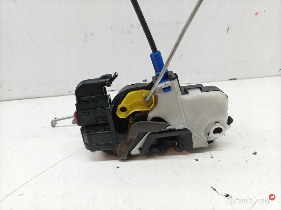 ZAMEK DRZWI LEWY PRZÓD 13579522 Opel Astra IV sprzedam