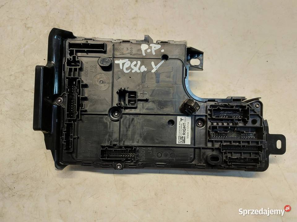 TESLA MODEL Y 2023r Moduł komfortu prawy osobowe