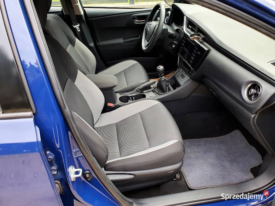 TOYOTA AURIS 13 Benzyna SUPER STAN Świeżo garażowany Poznań