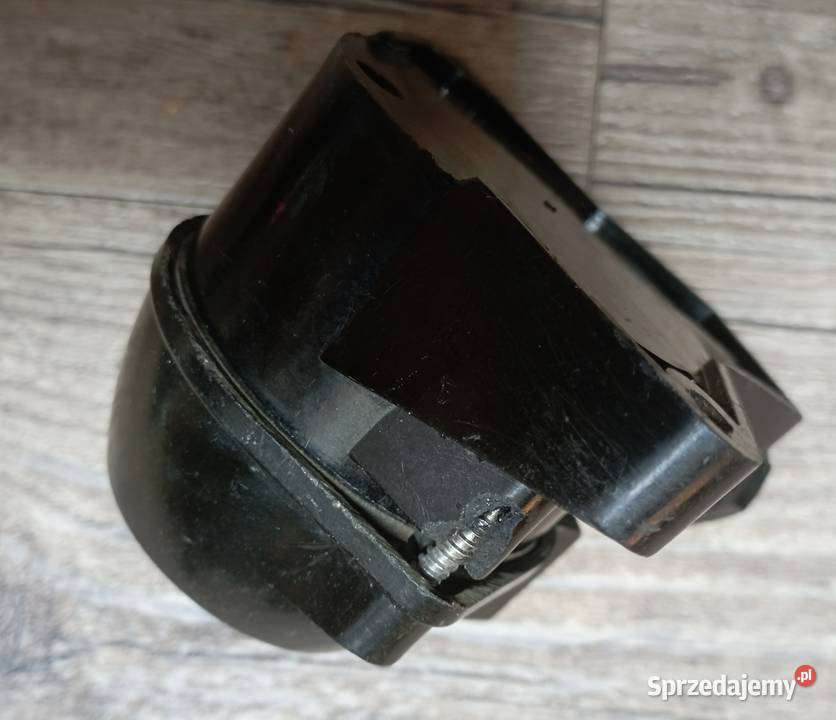 Retro gniazdko i przełącznik z defektami PRL małopolskie Zbylitowska Góra