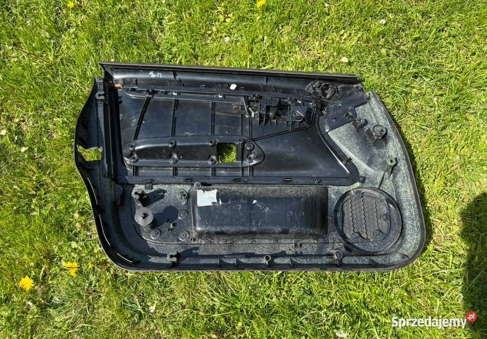 Boczek drzwi tapicerka prawy przód Audi A4 b7 osobowe Warszawa
