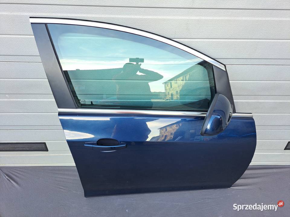 Drzwi prawe przód Opel Astra J IV hatchback Z22A Mielęcin