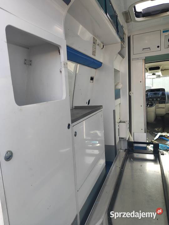 Volkswagen T5 karetka camper komplet szafek
