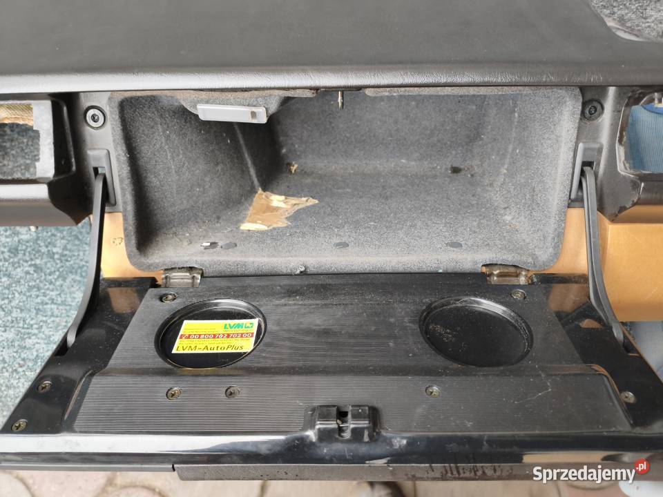 Mercedes W124 deska rozdzielcza bez drewna Deski rozdzielcze, konsole Części samochodowe świętokrzyskie Skarżysko-Kamienna