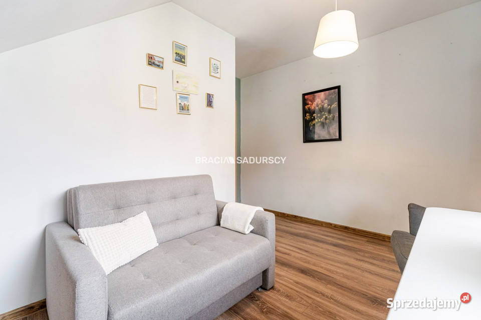 Sprzedam mieszkanie 485m2 3 pokoje Wieliczka Piętro 4