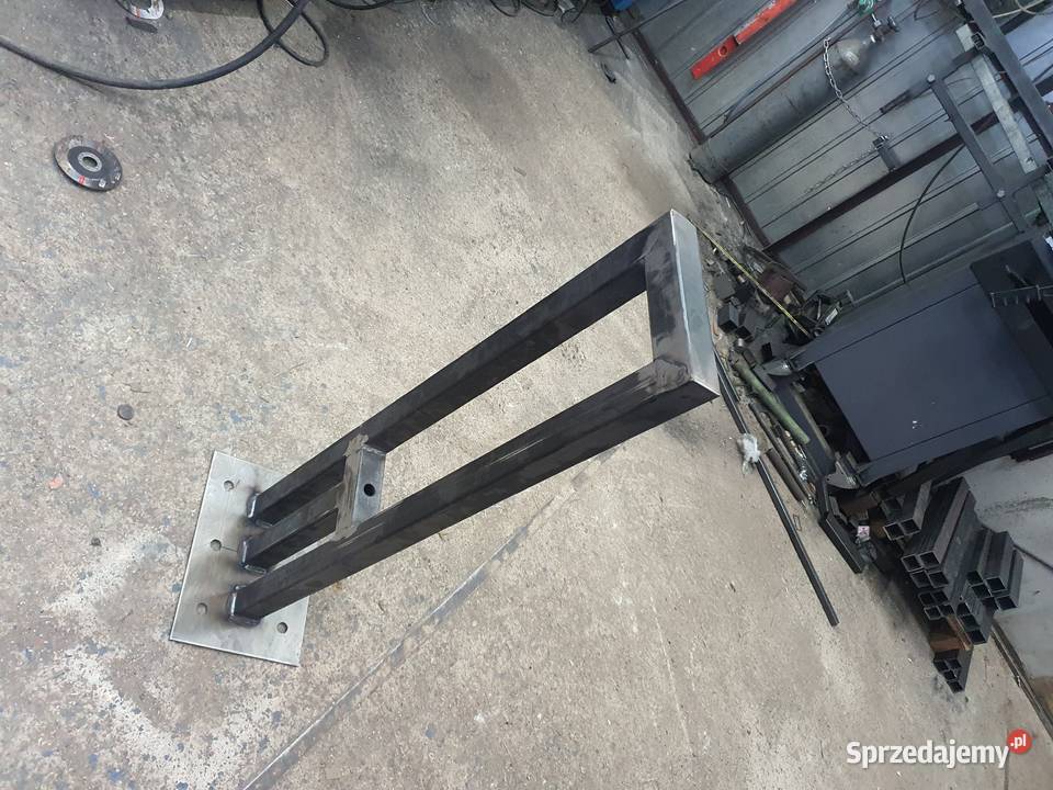 Stelaż schody półkowe wspornikowe wiszące małopolskie Sucha Beskidzka