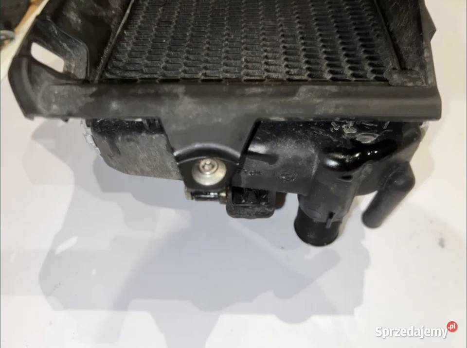 chłodnica prawa z wentylatorem osłoną BMW Pozostałe Ostrów Wielkopolski sprzedam