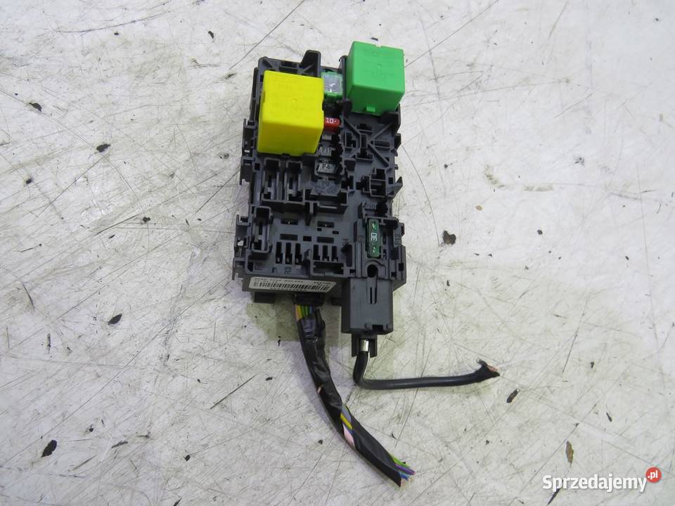 SKRZYNKA BEZPIECZNIKÓW PEUGEOT 208 12 9666232680