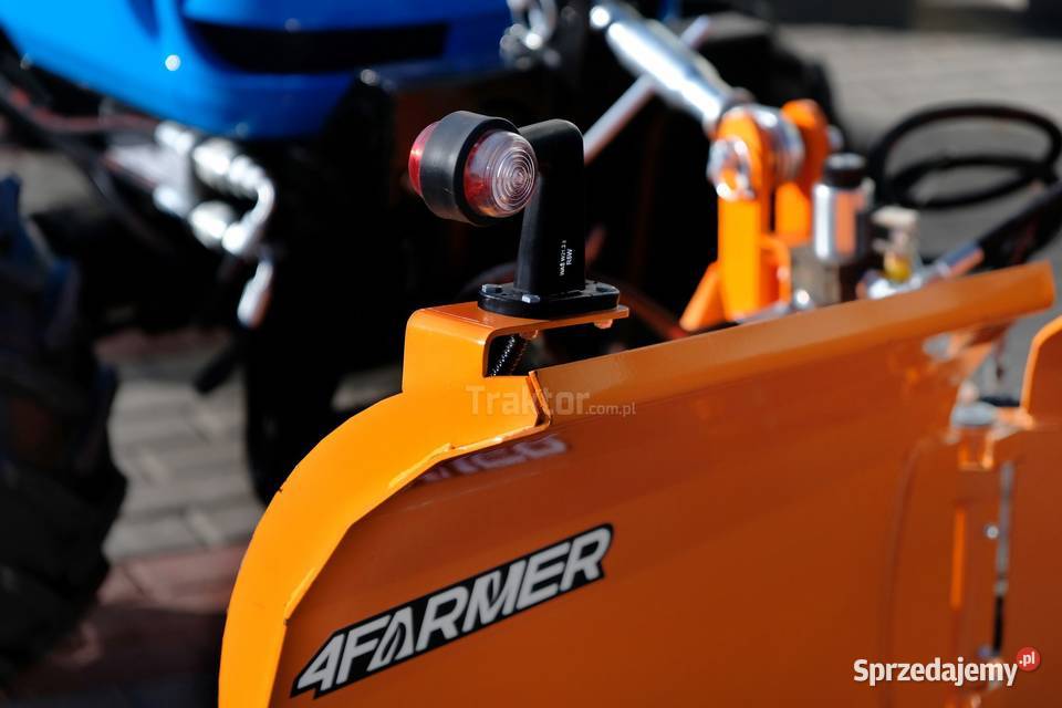 LS Tractor XJ25 HST 4x4 244 CAB pług do śniegu