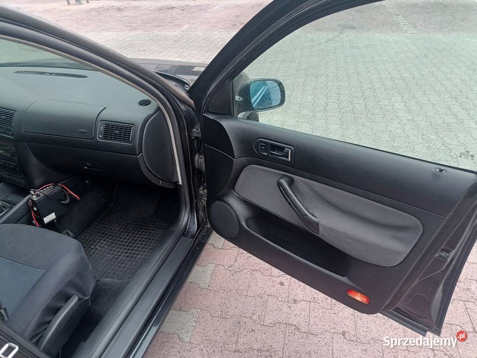Sprzedam samochód volkswagen golf Kielce