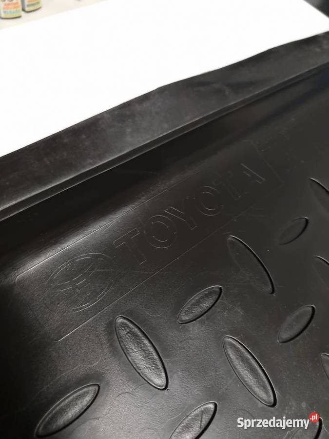 Mata bagażnika toyota avensis III