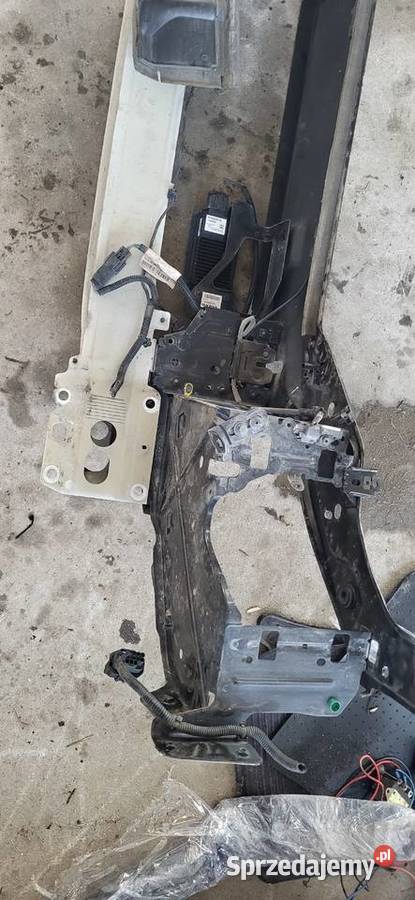 Sprzedam pas przedni z chłodnicami volvo xc70 Narol