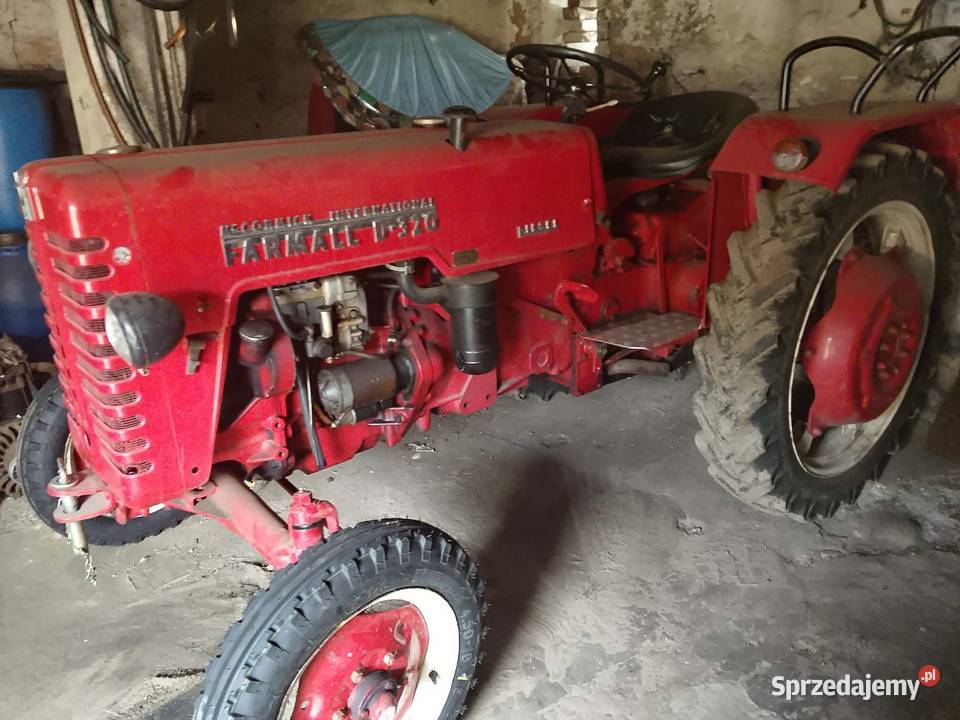 sprzedam zabytkowy ciągnik FARMALL D320 Trzcianka