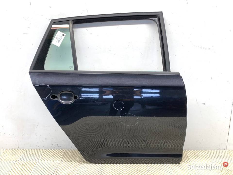 DRZWI PRAWY TYŁ SKODA RAPID Kombi osobowe Części samochodowe