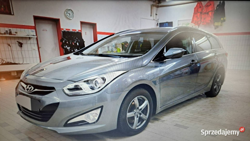 Hyundai i40 zadbana oryginalny przebieg światła LED
