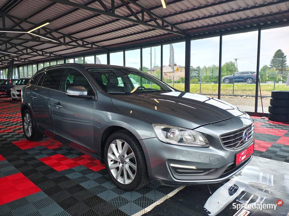 Volvo V60 Zarejestrowane Zadbane 2015r 20 Diesel szary Zarszyn