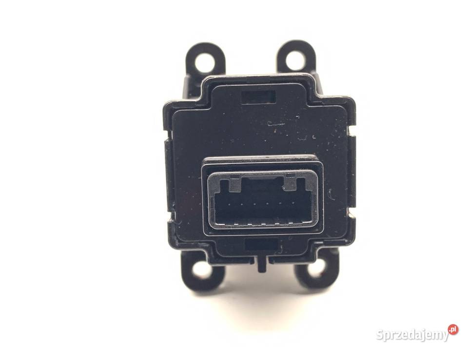 WŁĄCZNIK ŚWIATEŁ AWARYJNYCH HYUNDAI ELANTRA VII